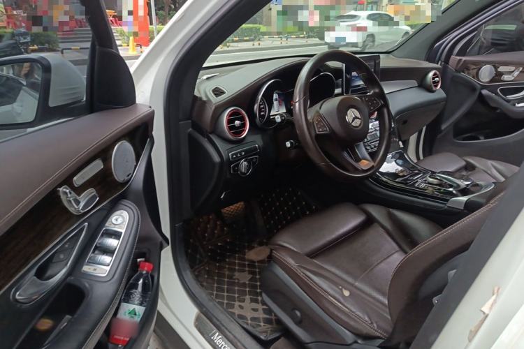 Used Mercedes-Benz GLC 2018 Facelift GLC 260 4MATIC Luxury Edition Driver Seat