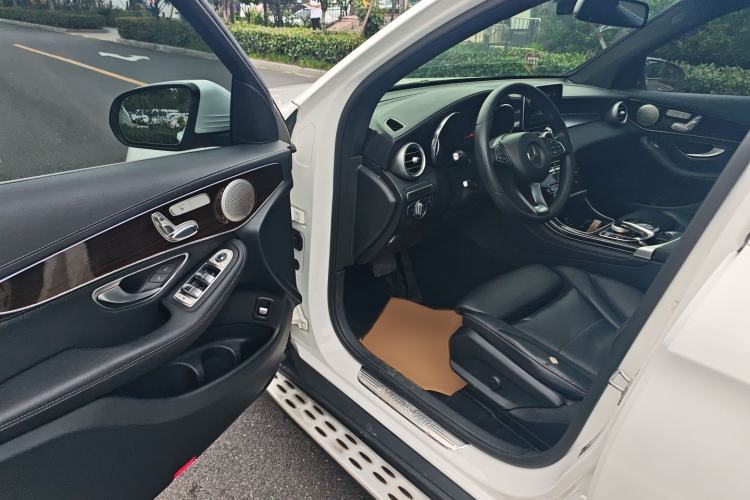 Used Mercedes-Benz GLC 2018 GLC 260 4MATIC Dynamic Edition Driver Seat