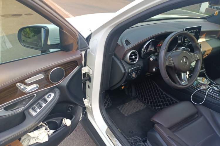 Used Mercedes-Benz GLC 2018 GLC 260 4MATIC Dynamic Edition Driver Seat