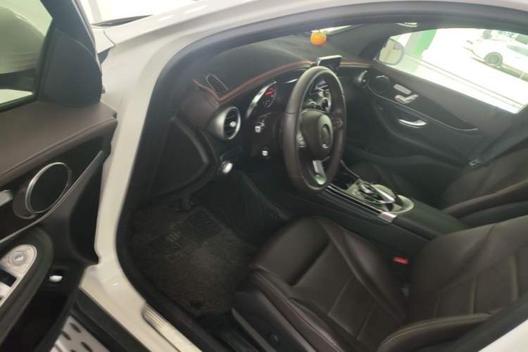 Used Mercedes-Benz GLC 2018 Facelifted GLC 260 4MATIC Dynamic Edition Driver Seat