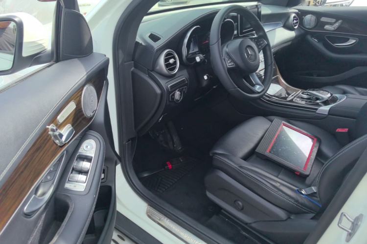 Used Mercedes-Benz GLC 2018 Facelifted GLC 260 4MATIC Dynamic Edition Driver Seat