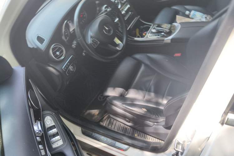 Used Mercedes-Benz GLC 2018 GLC 260 4MATIC Luxury Model Driver Seat