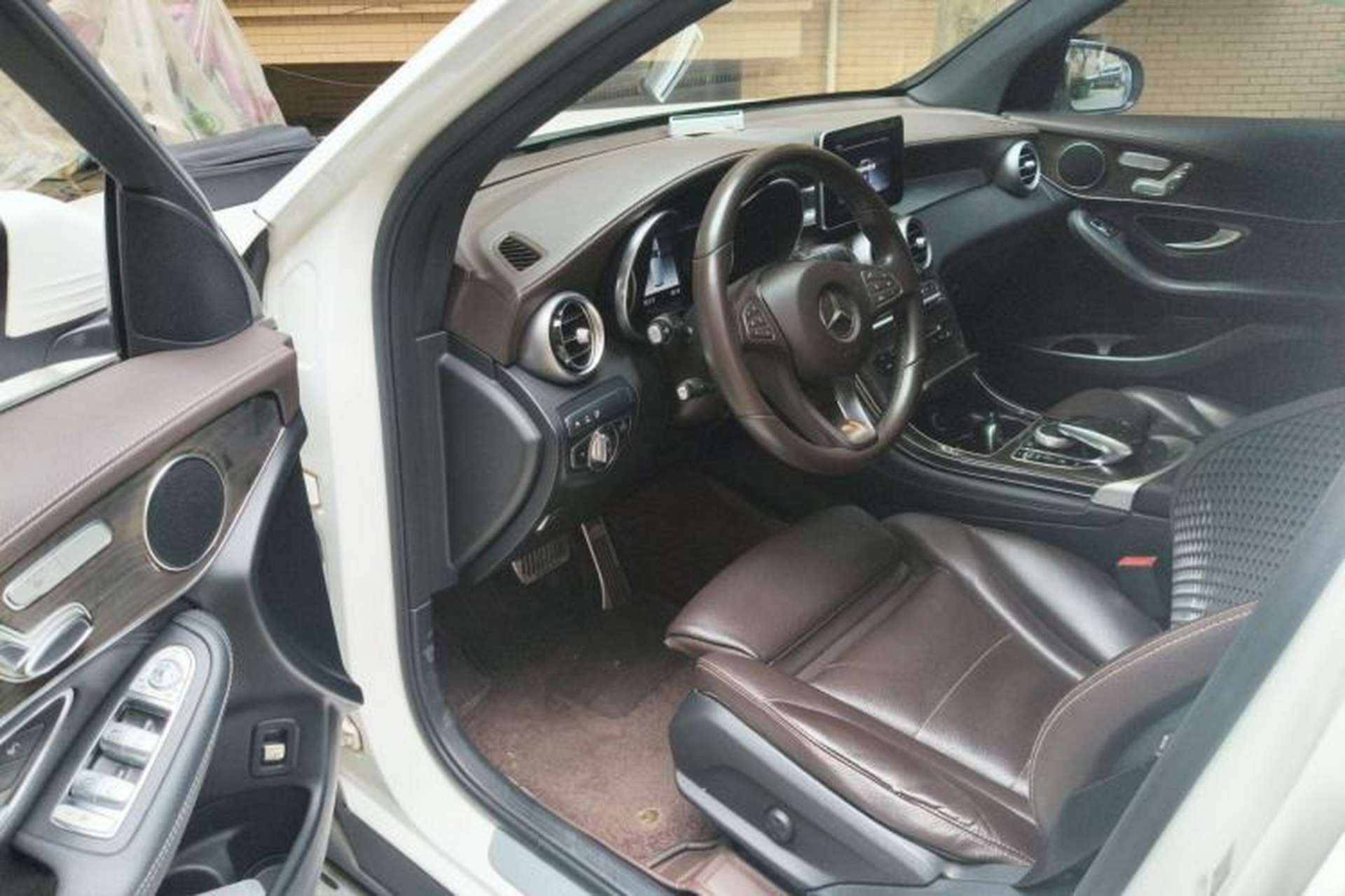 Used Mercedes-Benz GLC 2018 Facelift GLC 260 4MATIC Luxury Edition Driver Seat