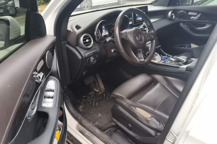 Used Mercedes-Benz GLC 2018 GLC 260 4MATIC Luxury Model Driver Seat