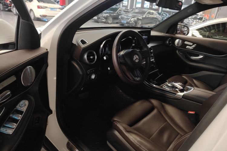Used Mercedes-Benz GLC 2018 GLC 260 4MATIC Luxury Model Driver Seat