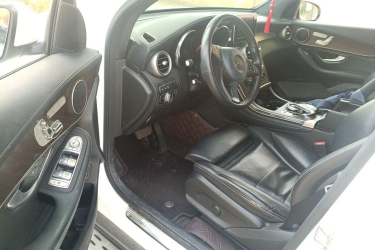 Used Mercedes-Benz GLC 2018 GLC 300 4MATIC Sport Edition Driver Seat