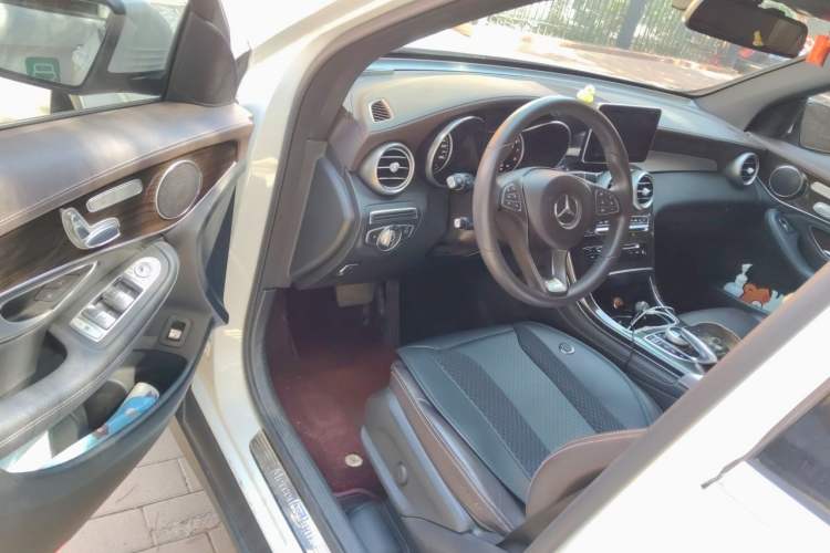 Used Mercedes-Benz GLC 2018 GLC 260 4MATIC Dynamic Edition Driver Seat