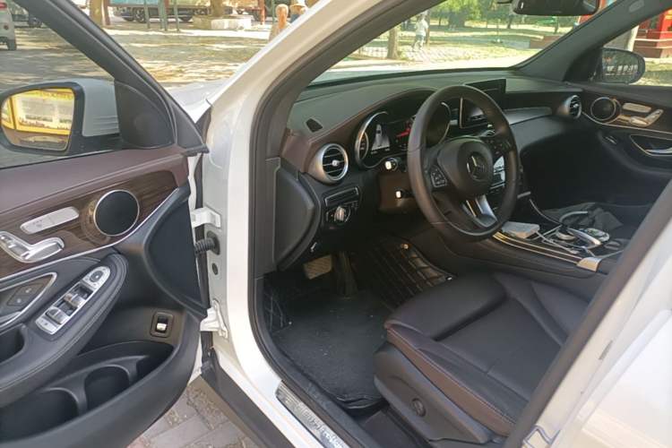 Used Mercedes-Benz GLC 2018 Facelifted GLC 260 4MATIC Dynamic Edition Driver Seat