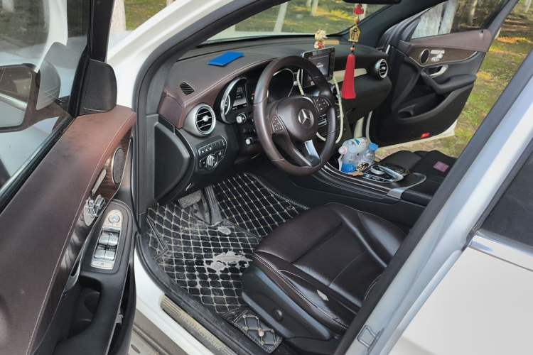 Used Mercedes-Benz GLC 2018 GLC 300 4MATIC Sport Edition Driver Seat