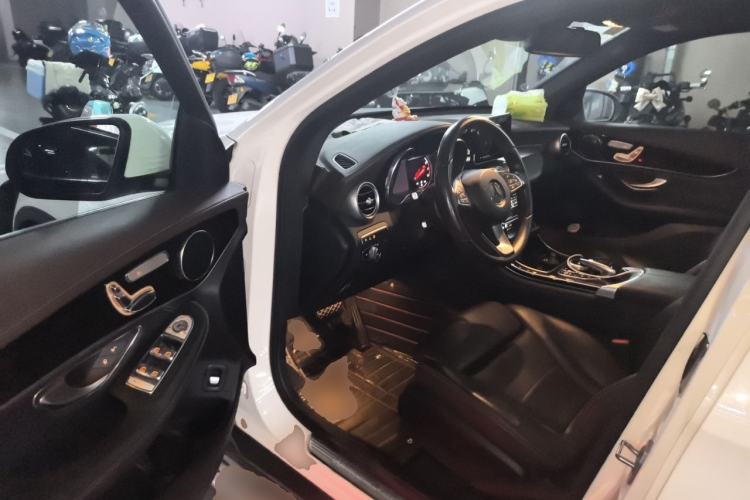 Used Mercedes-Benz GLC 2018 GLC 260 4MATIC Luxury Model Driver Seat