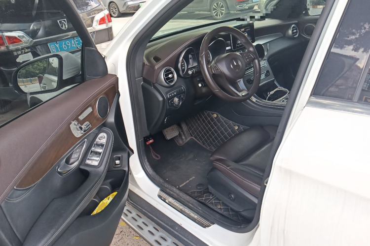 Used Mercedes-Benz GLC 2018 GLC 300 4MATIC Sport Edition Driver Seat