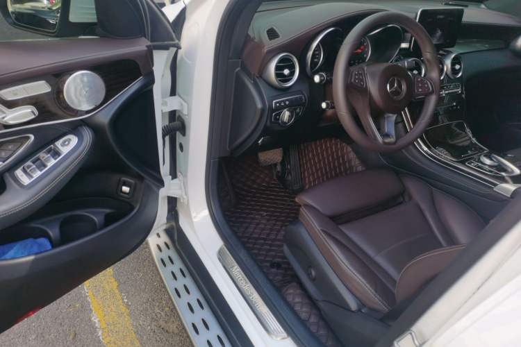 Used Mercedes-Benz GLC 2018 GLC 260 4MATIC Luxury Model Driver Seat
