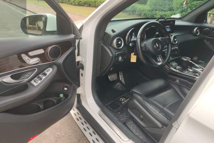 Used Mercedes-Benz GLC 2018 GLC 260 4MATIC Dynamic Edition Driver Seat