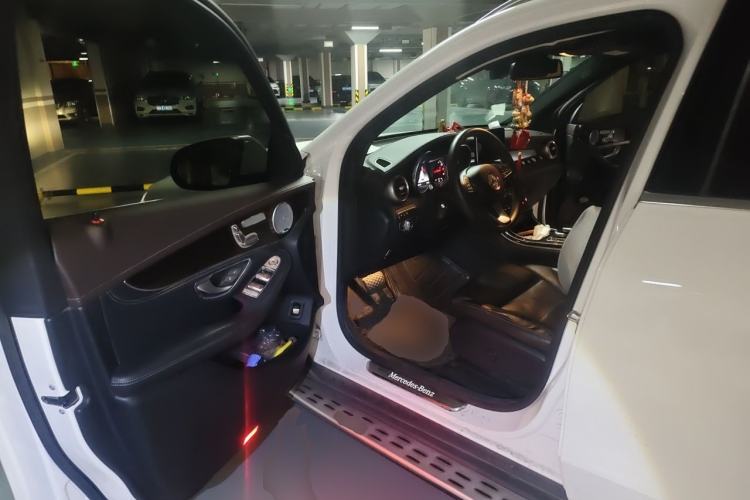 Used Mercedes-Benz GLC 2018 GLC 260 4MATIC Luxury Model Driver Seat