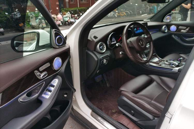 Used Mercedes-Benz GLC 2018 Facelifted GLC 260 4MATIC Dynamic Edition Driver Seat