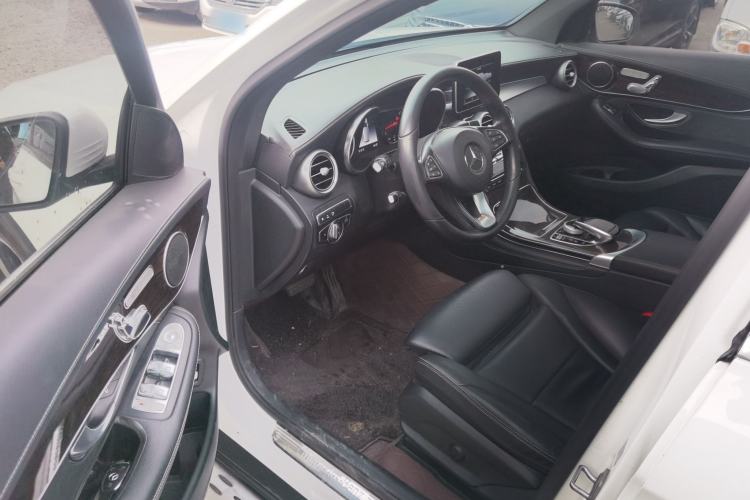Used Mercedes-Benz GLC 2018 Facelift GLC 260 4MATIC Luxury Edition Driver Seat