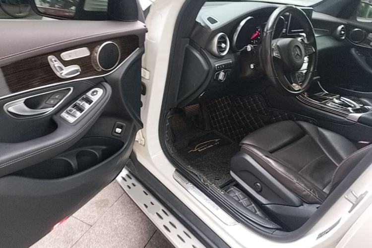 Used Mercedes-Benz GLC 2018 GLC 260 4MATIC Luxury Model Driver Seat