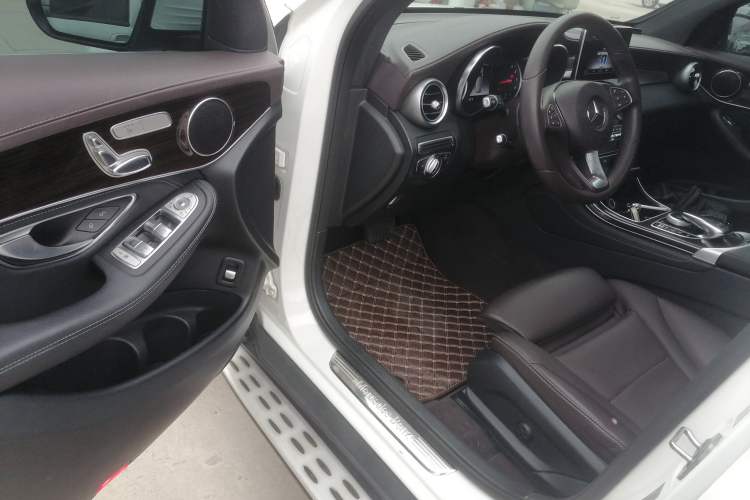 Used Mercedes-Benz GLC 2018 GLC 260 4MATIC Dynamic Edition Driver Seat