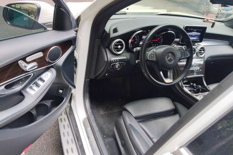 Used Mercedes-Benz GLC 2018 Facelift GLC 260 4MATIC Luxury Edition Driver Seat