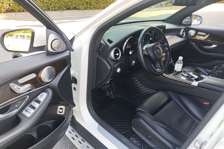 Used Mercedes-Benz GLC 2018 GLC 260 4MATIC Luxury Model Driver Seat