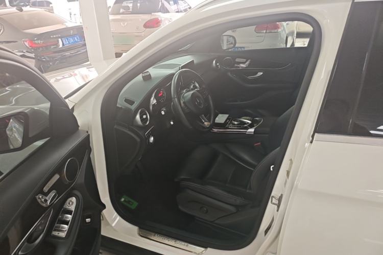 Used Mercedes-Benz GLC 2018 Facelift GLC 260 4MATIC Luxury Edition Driver Seat