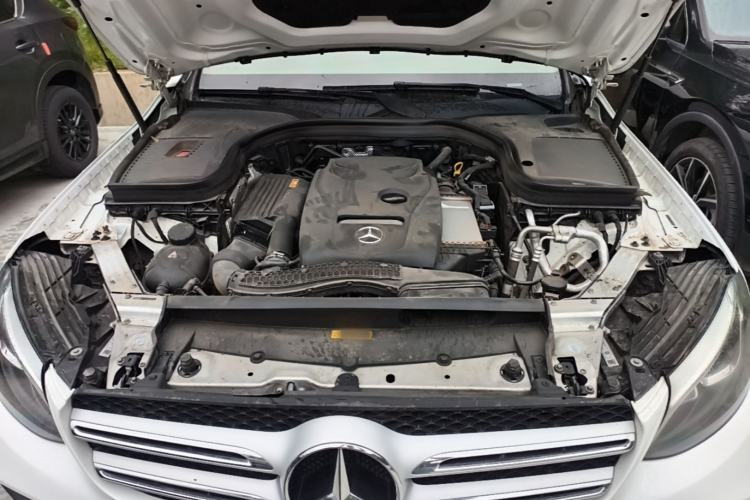 Used Mercedes-Benz GLC 2018 Facelift GLC 260 4MATIC Luxury Edition Engine Bay
