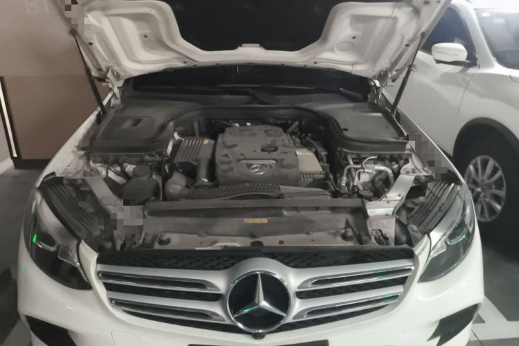 Used Mercedes-Benz GLC 2018 GLC 260 4MATIC Luxury Model Engine Bay