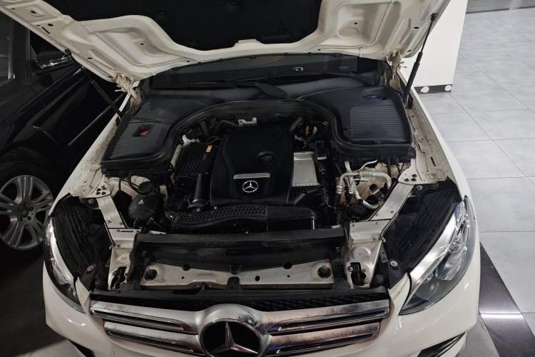 Used Mercedes-Benz GLC 2018 GLC 300 4MATIC Sport Edition Engine Bay