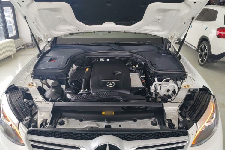 Used Mercedes-Benz GLC 2018 Facelift GLC 260 4MATIC Luxury Edition Engine Bay