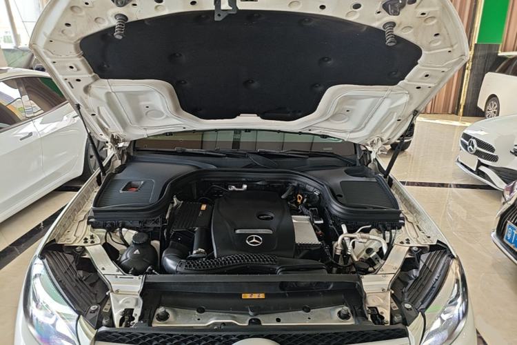 Used Mercedes-Benz GLC 2018 GLC 260 4MATIC Luxury Model Engine Bay