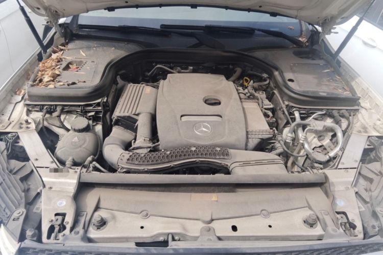 Used Mercedes-Benz GLC 2018 GLC 260 4MATIC Luxury Model Engine Bay