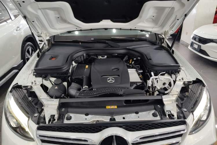 Used Mercedes-Benz GLC 2018 GLC 300 4MATIC Sport Edition Engine Bay
