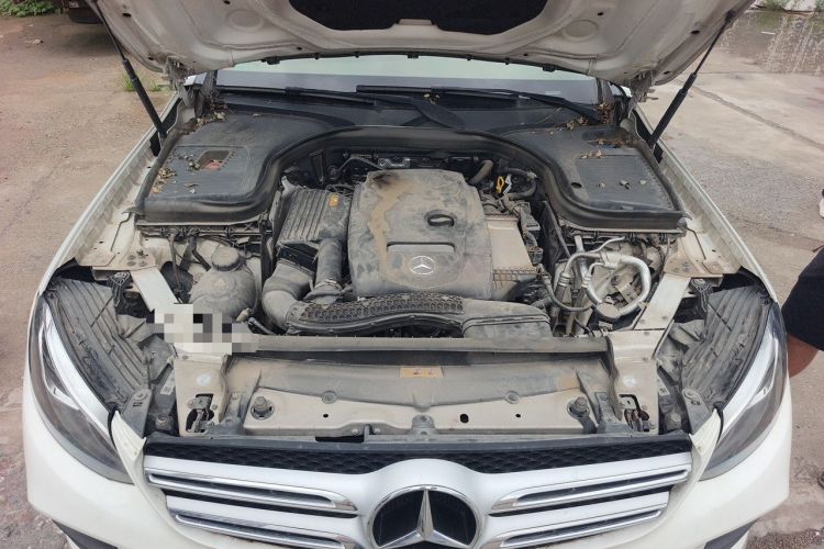 Used Mercedes-Benz GLC 2018 Facelift GLC 260 4MATIC Luxury Edition Engine Bay