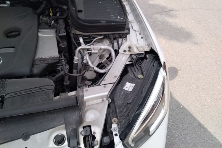 Used Mercedes-Benz GLC 2018 GLC 260 4MATIC Luxury Model Engine Bay Left