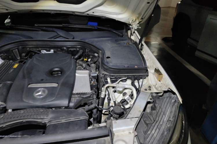 Used Mercedes-Benz GLC 2018 GLC 200 4MATIC Engine Bay Left