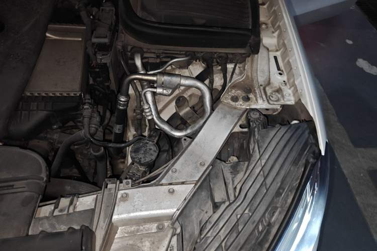 Used Mercedes-Benz GLC 2018 GLC 200 4MATIC Engine Bay Left