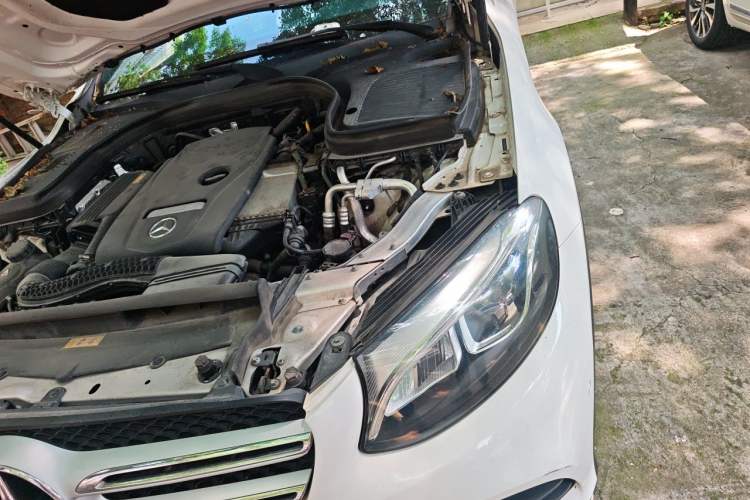 Used Mercedes-Benz GLC 2018 GLC 260 4MATIC Luxury Model Engine Bay Left
