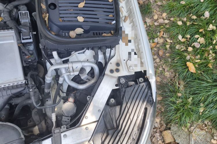 Used Mercedes-Benz GLC 2018 GLC 260 4MATIC Luxury Model Engine Bay Left