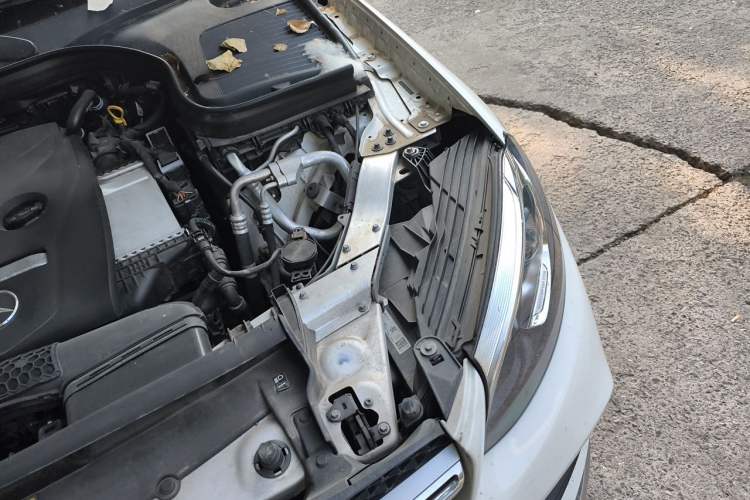 Used Mercedes-Benz GLC 2018 GLC 300 4MATIC Sport Edition Engine Bay Left