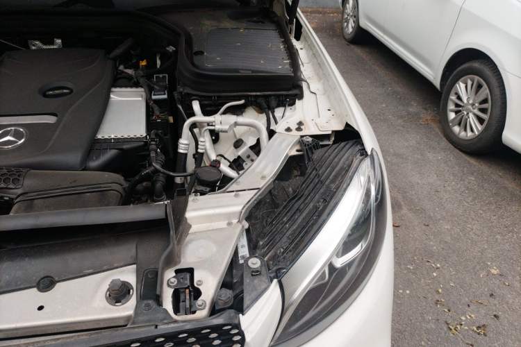 Used Mercedes-Benz GLC 2018 Facelifted GLC 260 4MATIC Dynamic Edition Engine Bay Left