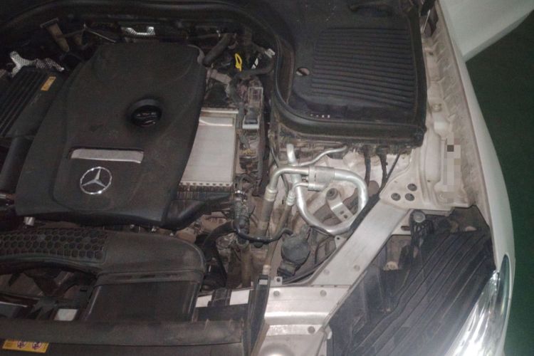 Used Mercedes-Benz GLC 2018 GLC 260 4MATIC Luxury Model Engine Bay Left