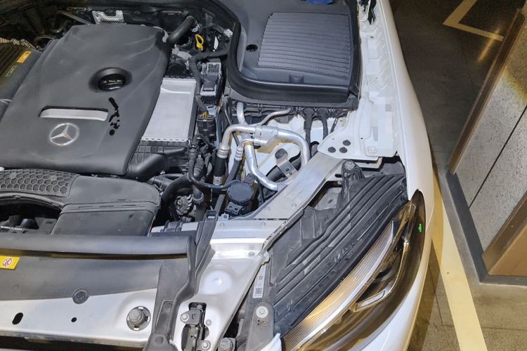 Used Mercedes-Benz GLC 2018 GLC 260 4MATIC Luxury Model Engine Bay Left