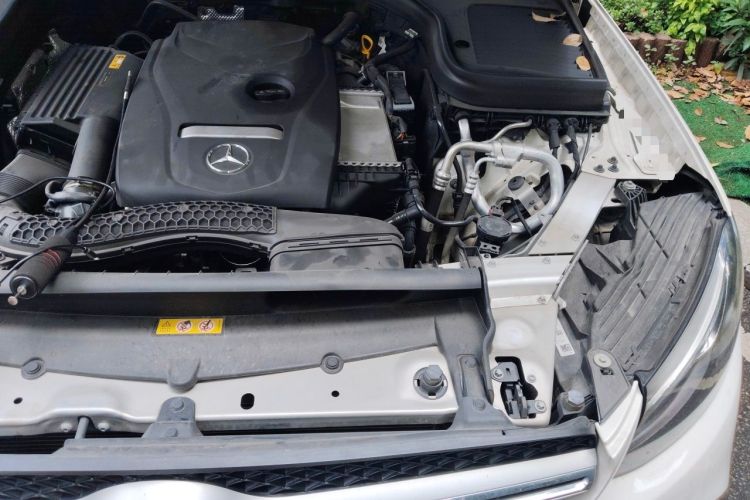 Used Mercedes-Benz GLC 2018 Facelift GLC 260 4MATIC Luxury Edition Engine Bay Left