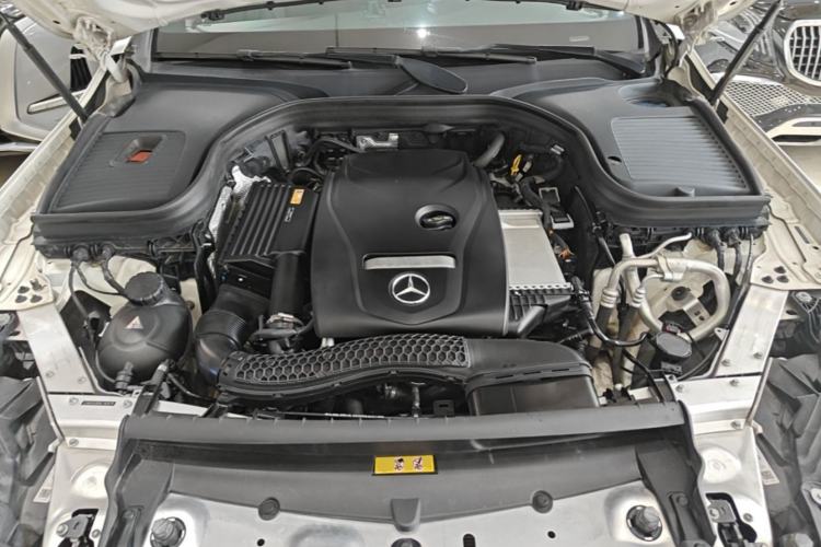 Used Mercedes-Benz GLC 2018 GLC 260 4MATIC Luxury Model Engine Bay
