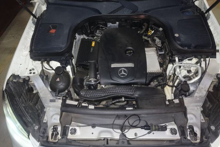 Used Mercedes-Benz GLC 2018 GLC 260 4MATIC Luxury Model Engine Bay
