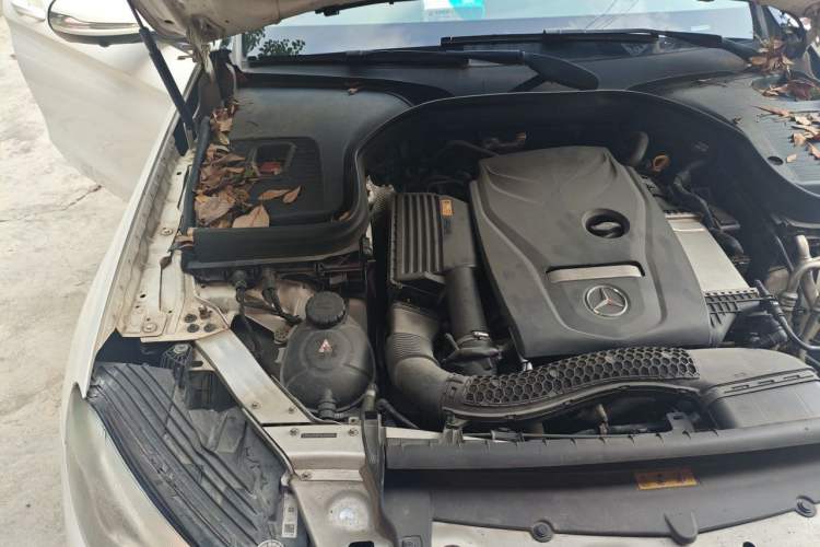 Used Mercedes-Benz GLC 2018 Facelift GLC 260 4MATIC Luxury Edition Engine Bay Right