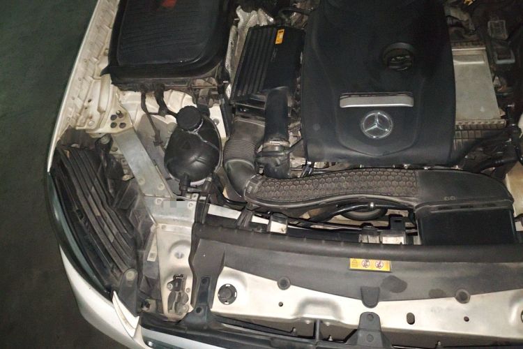 Used Mercedes-Benz GLC 2018 GLC 260 4MATIC Luxury Model Engine Bay Right