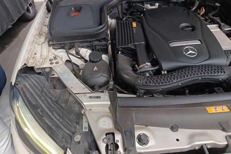Used Mercedes-Benz GLC 2018 Facelift GLC 260 4MATIC Luxury Edition Engine Bay Right