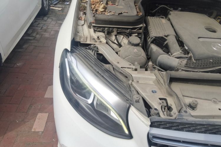 Used Mercedes-Benz GLC 2018 GLC 260 4MATIC Luxury Model Engine Bay Right