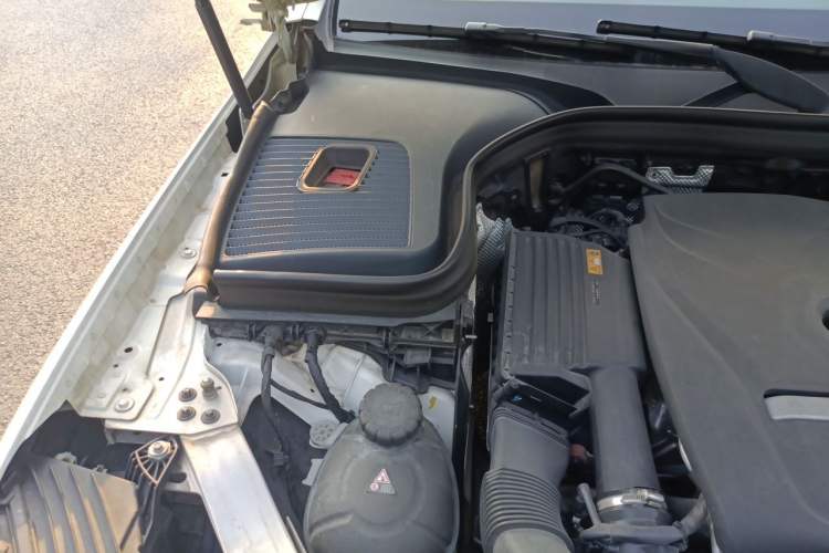 Used Mercedes-Benz GLC 2018 GLC 260 4MATIC Dynamic Edition Engine Bay Right